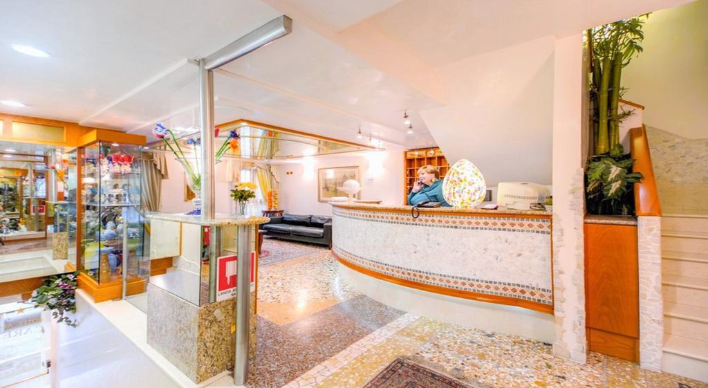 Antica Casa Carettoni Hotel Venice Exterior photo