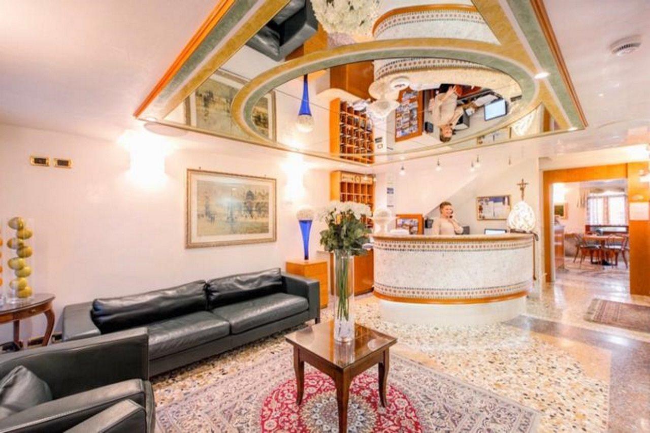 Antica Casa Carettoni Hotel Venice Exterior photo