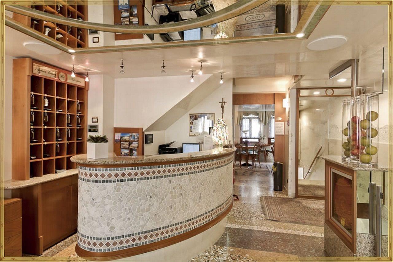 Antica Casa Carettoni Hotel Venice Exterior photo