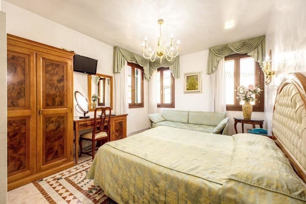 Antica Casa Carettoni Hotel Venice Exterior photo