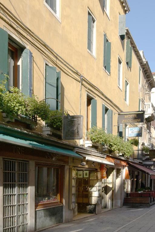 Antica Casa Carettoni Hotel Venice Exterior photo